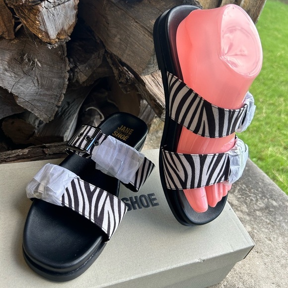 JANE AND THE SHOE Black and White Zebra Sandals NWT Sz-6.5. P - Picture 2 of 8